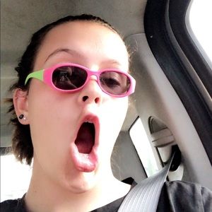 Meet your Posher, Olivia